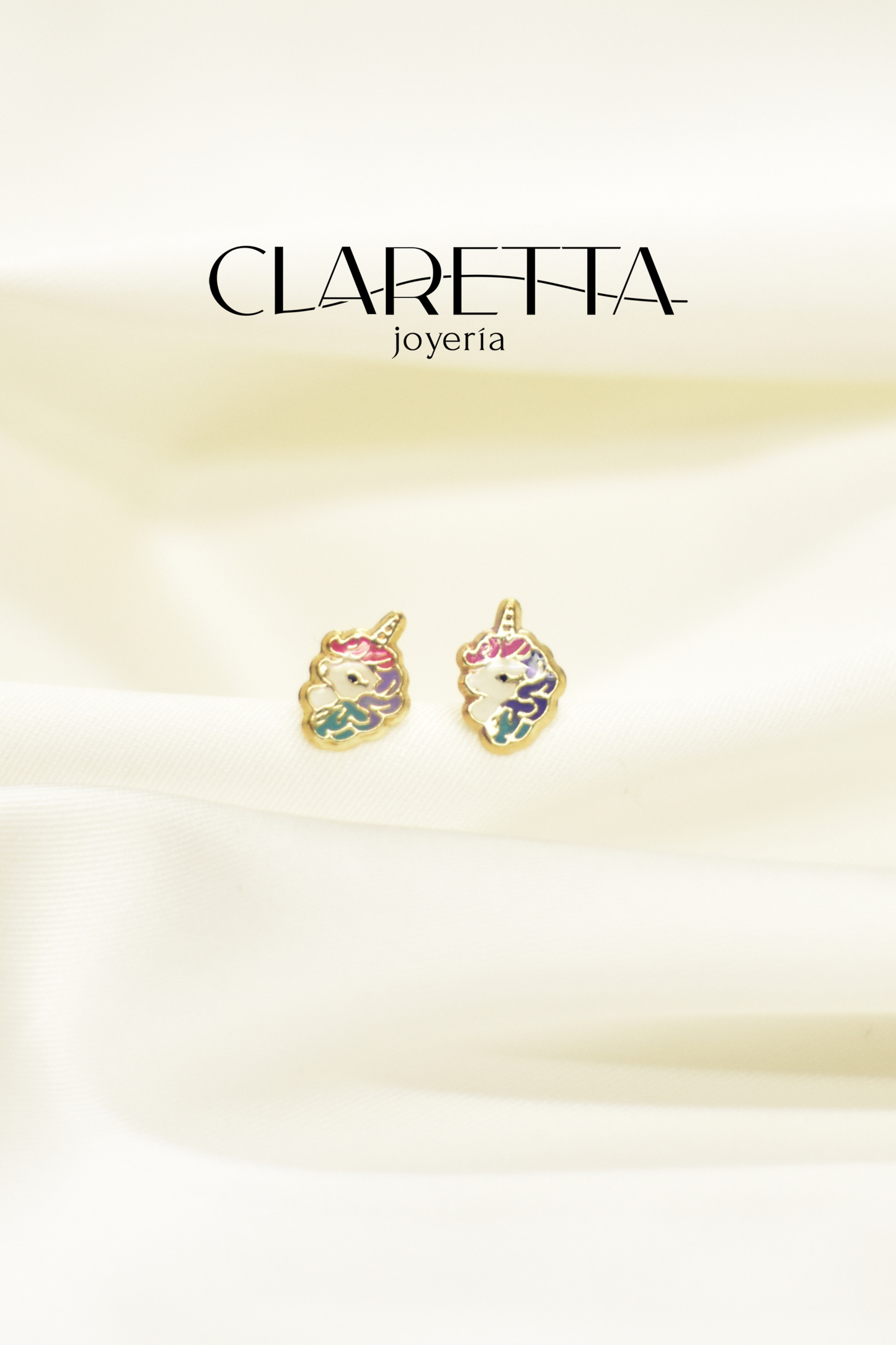 Broquel con forma de Unicornio de Oro 10k