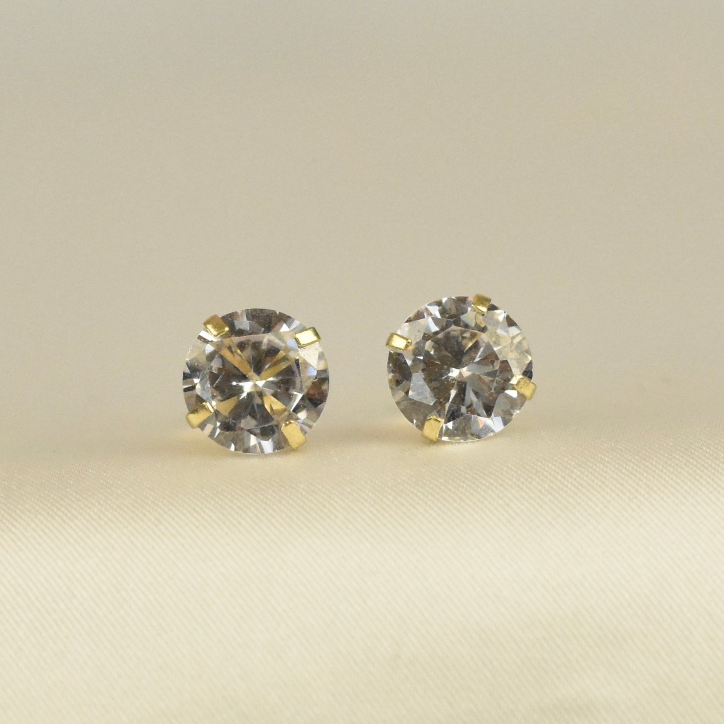 Broquel con zirconia natural