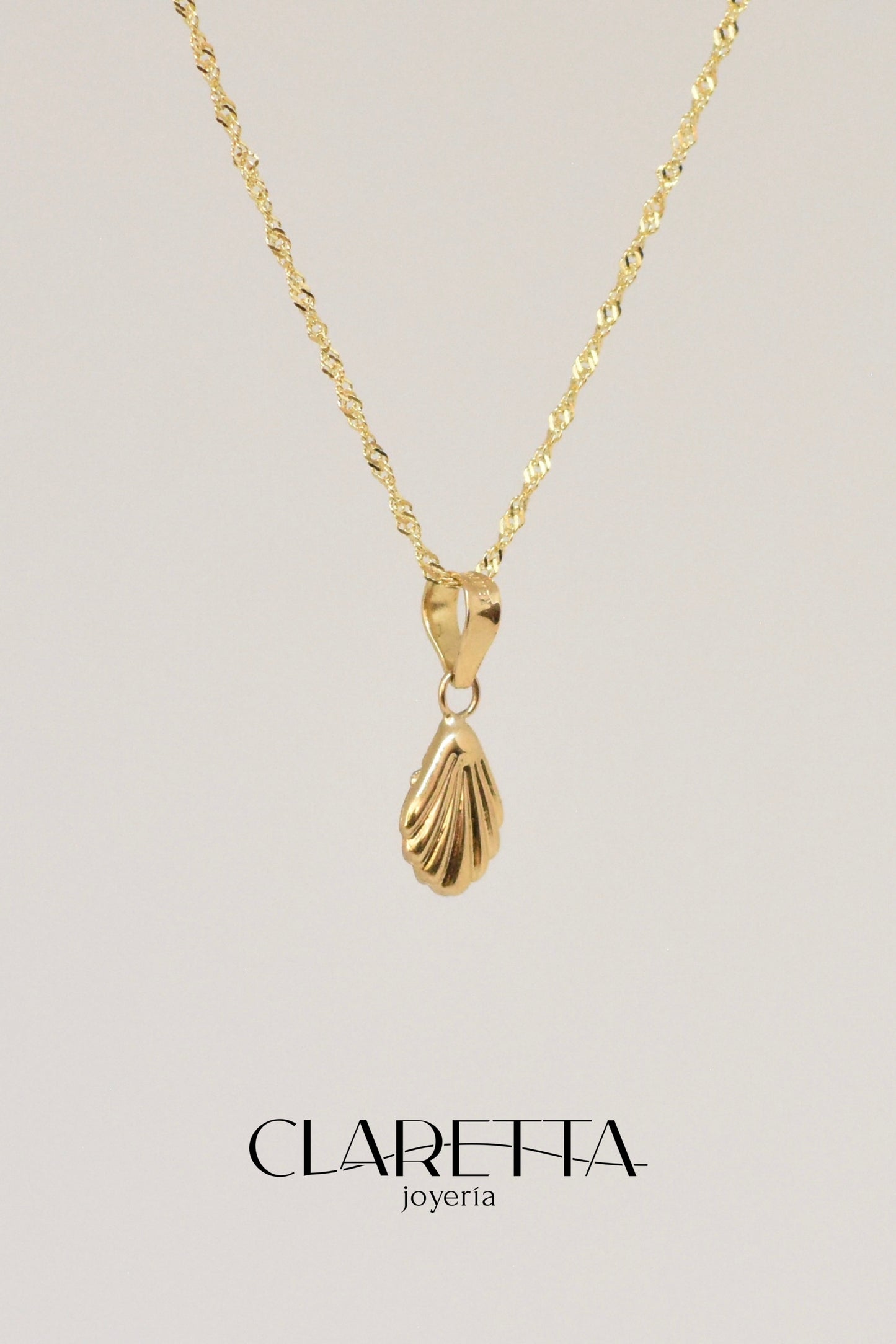 Dije del espíritu santo