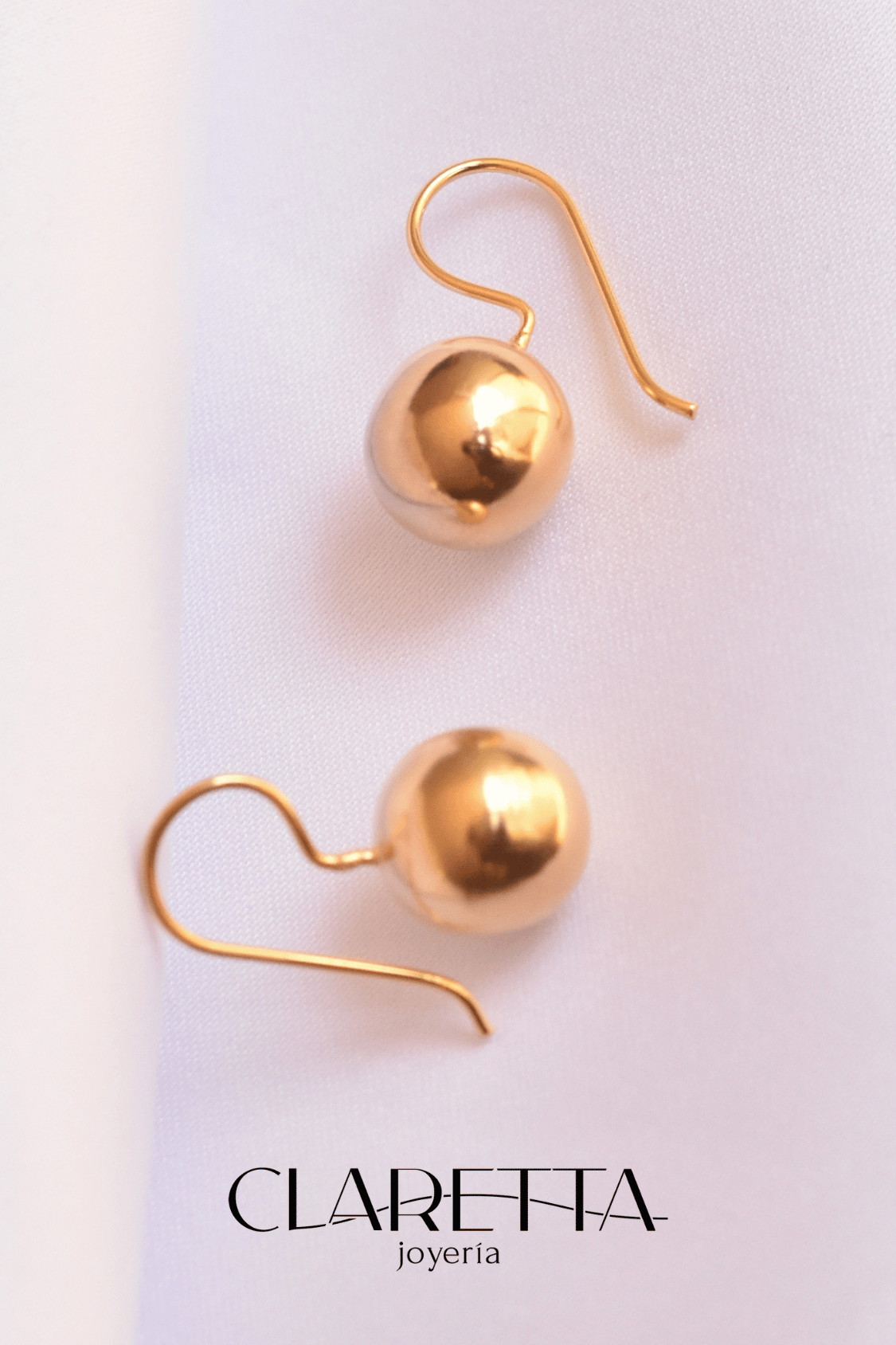 Aretes de Chapa de oro 14k de bola