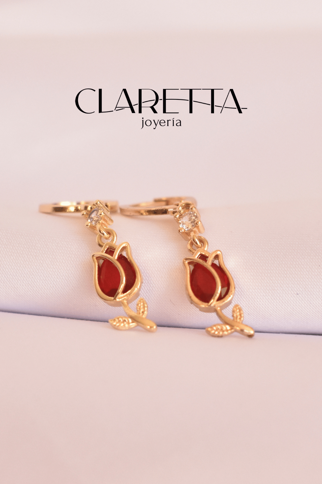 Huggies de Chapa de oro 14k de Rosa roja colgante