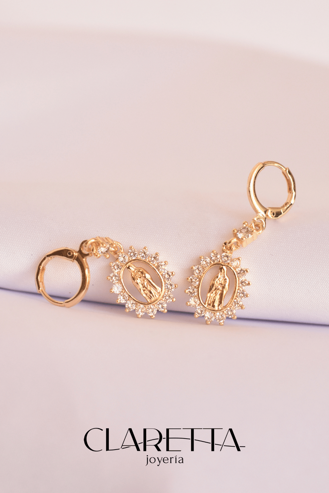 Huggies de Chapa de oro 14k de la Virgen de Guadalupe colgante