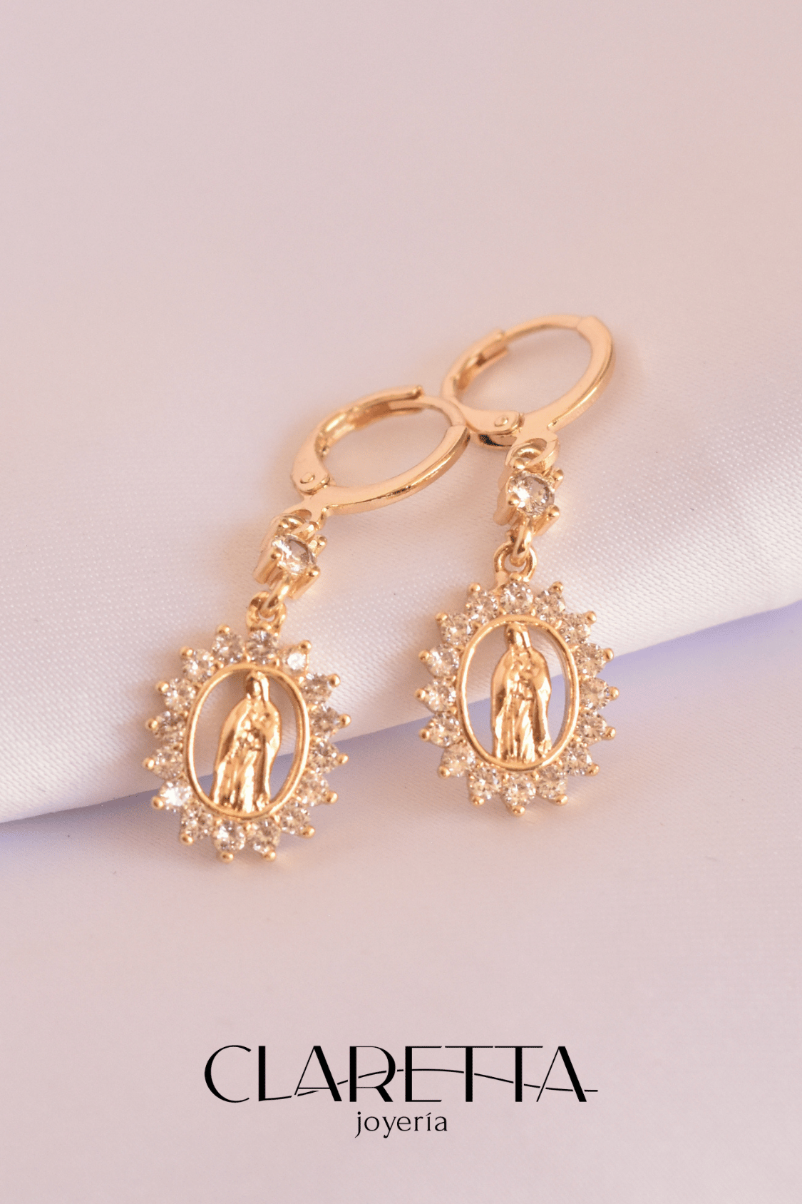 Huggies de Chapa de oro 14k de la Virgen de Guadalupe colgante