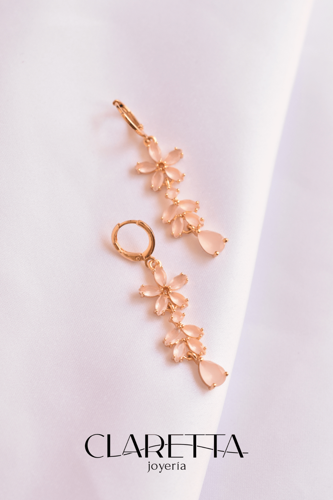 Huggies de Chapa de oro 14k de flores color rosa colgantes