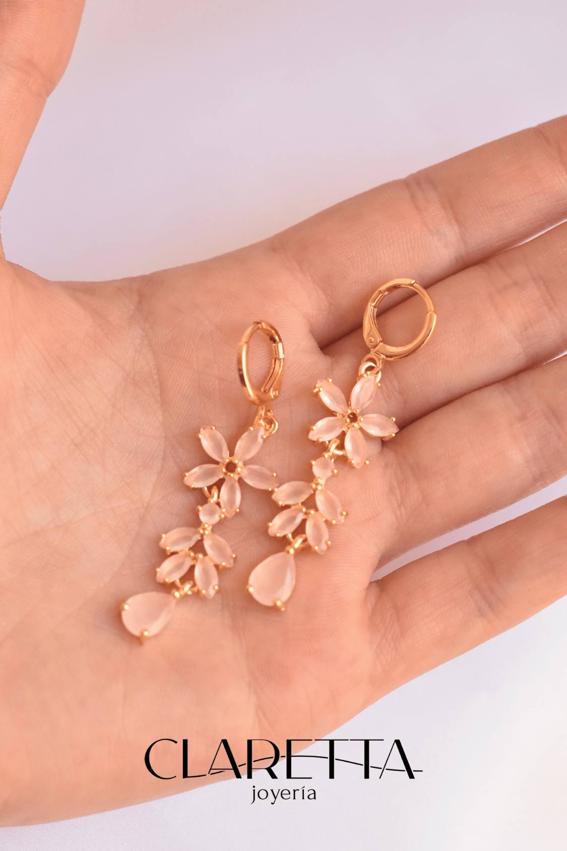 Huggies de Chapa de oro 14k de flores color rosa colgantes
