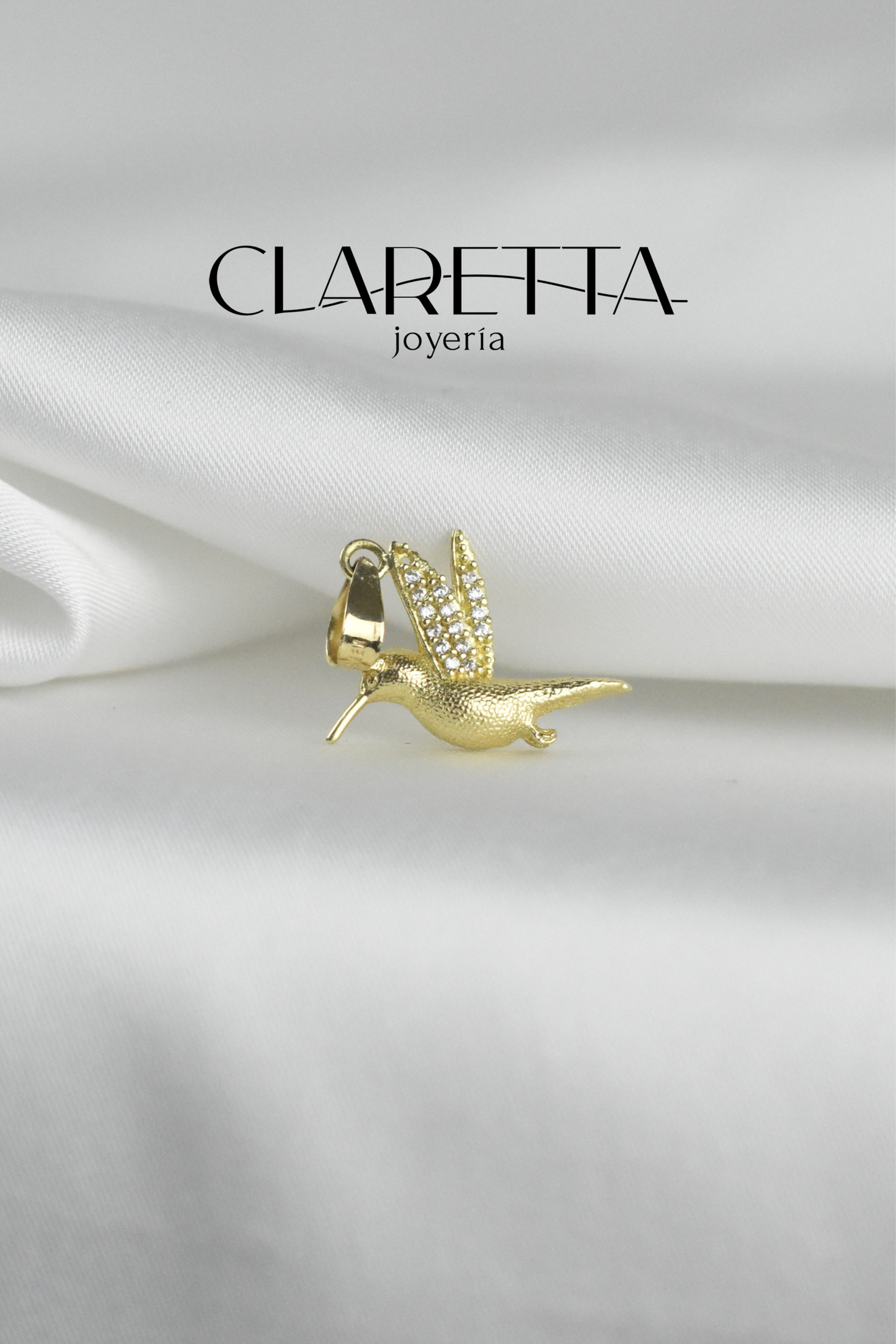 Dije con Forma de Colibrí de Oro 10k