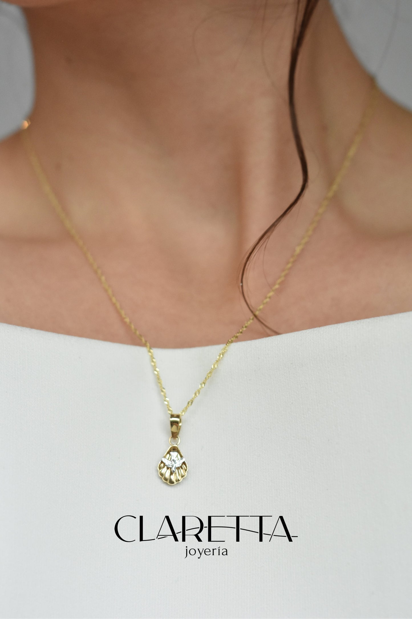 Dije del espíritu santo