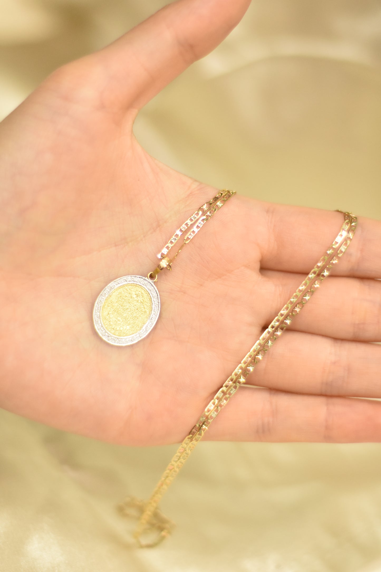 Medalla de la virgen de Guadalupe