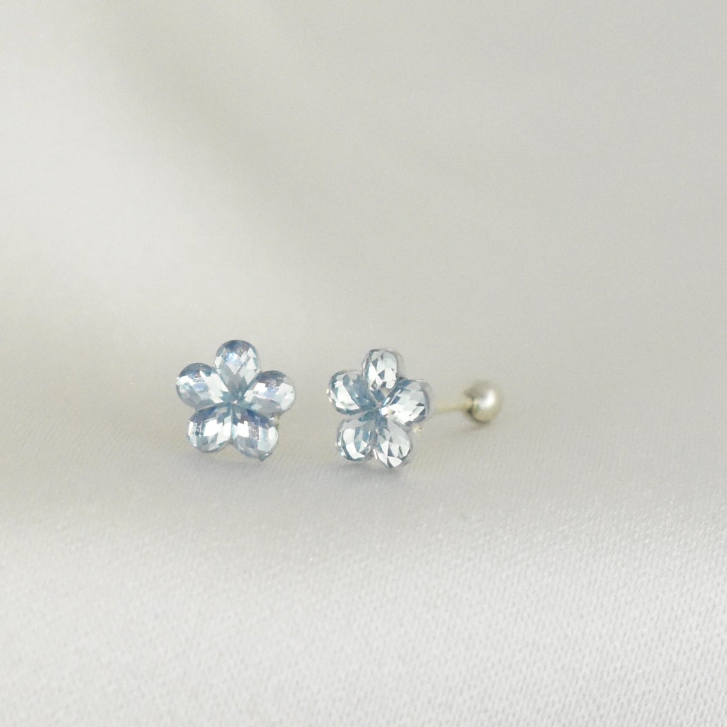 Broquel Plata .925 Flor Celeste