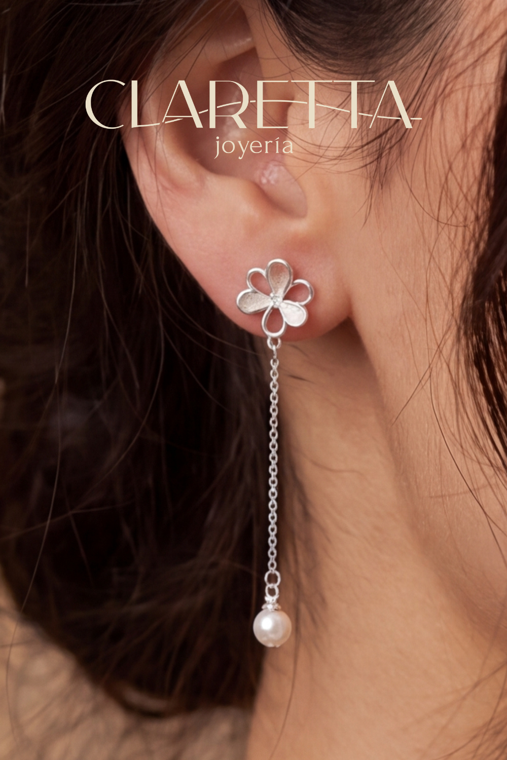 Arete de Oro laminado 18k con baño de rodio flor con perla colgante
